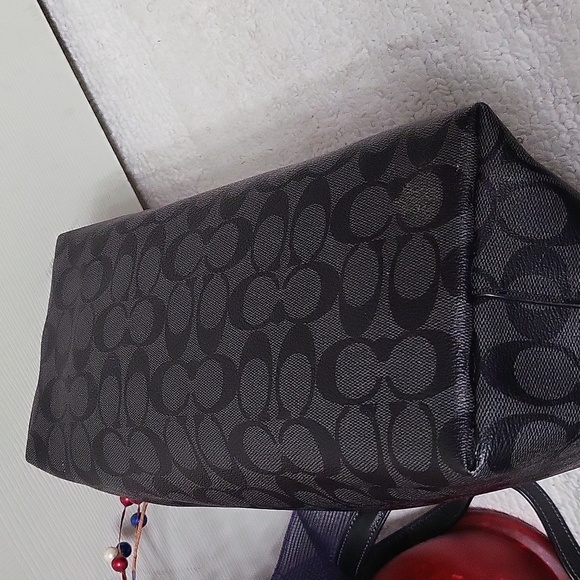 Coach Signature Gallery Tote